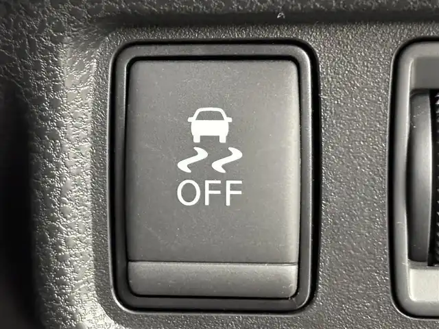 日産 ノート X 大阪府 2017(平29)年 5.6万km シャイニングブルー 純正ナビ（フルセグＴＶ／ＣＤ／ＤＶＤ／ＢＴ）/衝突被害軽減システム　/レーンキープ　/横滑り防止装置　　/オートライト　/純正フロアマット　/ステアリングスイッチ　/プッシュスタート　/電動格納式ドアミラー　/ＡＢＳ