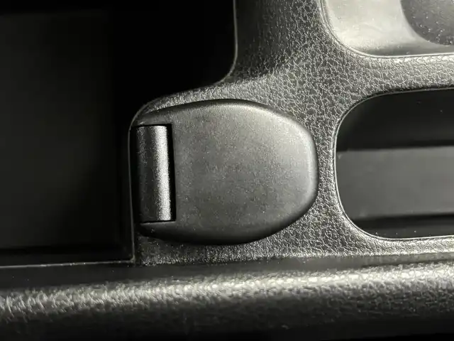 日産 ノート X 大阪府 2017(平29)年 5.6万km シャイニングブルー 純正ナビ（フルセグＴＶ／ＣＤ／ＤＶＤ／ＢＴ）/衝突被害軽減システム　/レーンキープ　/横滑り防止装置　　/オートライト　/純正フロアマット　/ステアリングスイッチ　/プッシュスタート　/電動格納式ドアミラー　/ＡＢＳ