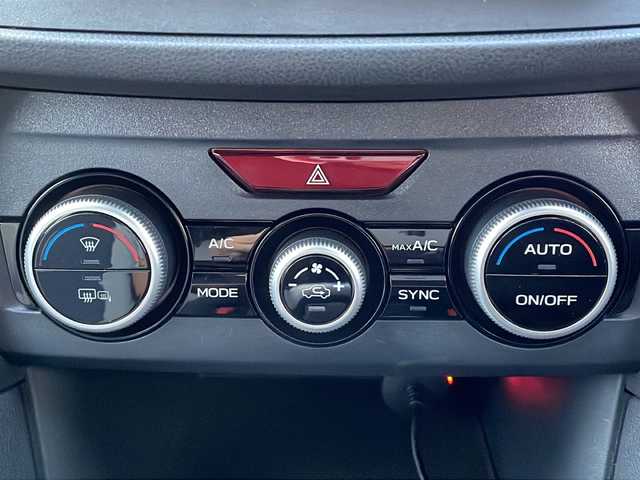 スバル ＸＶ ハイブリッド アドバンス 青森県 2018(平30)年 4.5万km ラグーンブルーP ・4WD/・衝突軽減ブレーキ/・ブラインドスポットモニター/・レーンキープアシスト/・レーダークルーズコントロール/・社外SDナビ/・フルセグ/・バックカメラ/・ドライブレコーダー/・ETC/・パドルシフト/・オートブレーキホールド/・オートマチックハイビーム/・ハーフレザーシート/・前席パワーシート/・LEDヘッドライト/・LEDフォグ/・ルーフレール/・革巻きステアリング/・プッシュスタート/・スマートキー/・純正18AW/・保証書・取説あり