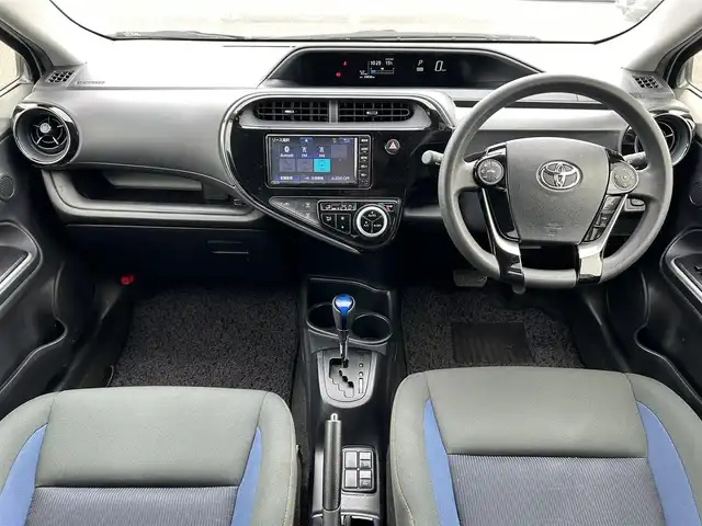 トヨタ アクア S 千葉県 2019(平31)年 2.5万km スーパーホワイトⅡ 純正SDナビ/AM/FM/BT/CD/AUX/ワンセグTV/バックカメラ/横滑り防止装置/ドライブレコーダー(ZDR-012)/リモコンキー/スペアキー×1/純正フロアマット