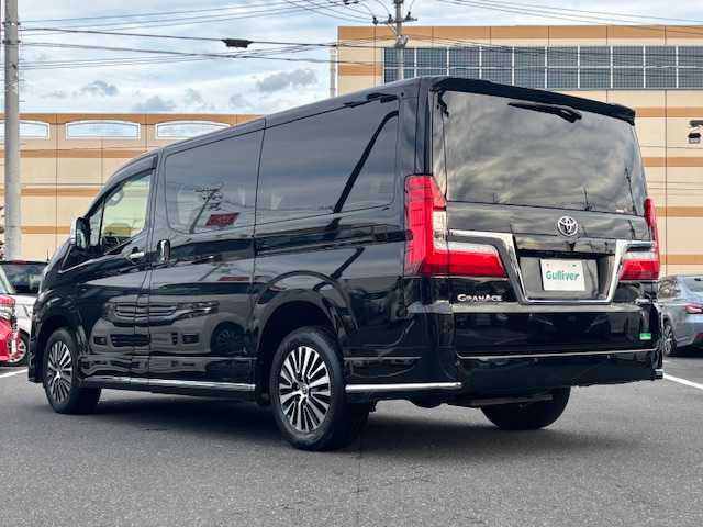 トヨタ グランエース プレミアム 宮城県 2023(令5)年 1.9万km ブラック 登録時走行距離１８５３３ｋｍ/ワンオーナー/両側パワースライドドア/フリップダウン/全方位カメラ/レーダークルーズコントロール/ＥＴＣ２．０/純正ドライブレコーダー/ＬＥＤヘッドライト/全席パワーシート/全席シートヒーター/純正ナビ/・フルセグテレビ/・ミラキャスト/・Bluetooth/・CD/DVD/・FM/AM/デジタルインナーミラー/プリクラッシュセーフティ/ブラインドスポットモニター/レーンキープアシスト/クリアランスソナー/オートライト/オートマチックハイビーム/アイドリングすトプ/横滑り防止機能/プッシュスタート/スマートキー/ステアリングリモコン/ウインカーミラー/電格ミラー/フォグランプ/ドアバイザー