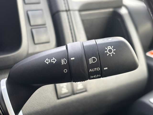 トヨタ グランエース プレミアム 宮城県 2023(令5)年 1.9万km ブラック 登録時走行距離１８５３３ｋｍ/ワンオーナー/両側パワースライドドア/フリップダウン/全方位カメラ/レーダークルーズコントロール/ＥＴＣ２．０/純正ドライブレコーダー/ＬＥＤヘッドライト/全席パワーシート/全席シートヒーター/純正ナビ/・フルセグテレビ/・ミラキャスト/・Bluetooth/・CD/DVD/・FM/AM/デジタルインナーミラー/プリクラッシュセーフティ/ブラインドスポットモニター/レーンキープアシスト/クリアランスソナー/オートライト/オートマチックハイビーム/アイドリングすトプ/横滑り防止機能/プッシュスタート/スマートキー/ステアリングリモコン/ウインカーミラー/電格ミラー/フォグランプ/ドアバイザー