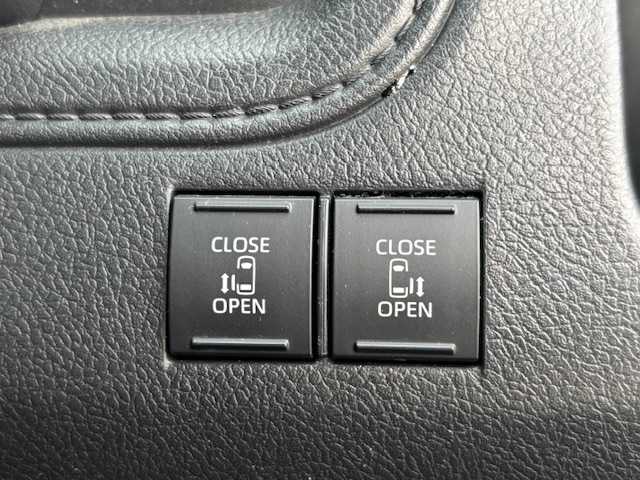 トヨタ グランエース プレミアム 宮城県 2023(令5)年 1.9万km ブラック 登録時走行距離１８５３３ｋｍ/ワンオーナー/両側パワースライドドア/フリップダウン/全方位カメラ/レーダークルーズコントロール/ＥＴＣ２．０/純正ドライブレコーダー/ＬＥＤヘッドライト/全席パワーシート/全席シートヒーター/純正ナビ/・フルセグテレビ/・ミラキャスト/・Bluetooth/・CD/DVD/・FM/AM/デジタルインナーミラー/プリクラッシュセーフティ/ブラインドスポットモニター/レーンキープアシスト/クリアランスソナー/オートライト/オートマチックハイビーム/アイドリングすトプ/横滑り防止機能/プッシュスタート/スマートキー/ステアリングリモコン/ウインカーミラー/電格ミラー/フォグランプ/ドアバイザー