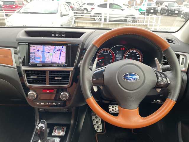 スバル エクシーガクロスオーバー７ 2．5i アイサイト 石川県 2015(平27)年 8.8万km ダークブルーパール ４ＷＤ　純正ナビ　フルセグＴＶ　バックカメラ　レーダークルーズ　シートヒーター　スマートキー　プッシュスタート　ＥＴＣ　レーダーブレーキ　純正アルミホイール　保証書