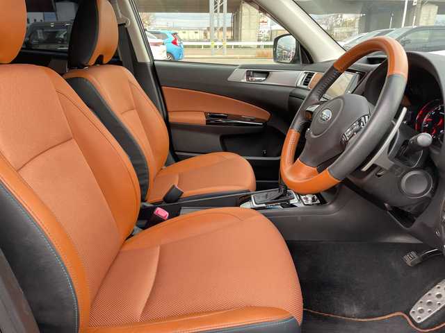 スバル エクシーガクロスオーバー７ 2．5i アイサイト 石川県 2015(平27)年 8.8万km ダークブルーパール ４ＷＤ　純正ナビ　フルセグＴＶ　バックカメラ　レーダークルーズ　シートヒーター　スマートキー　プッシュスタート　ＥＴＣ　レーダーブレーキ　純正アルミホイール　保証書