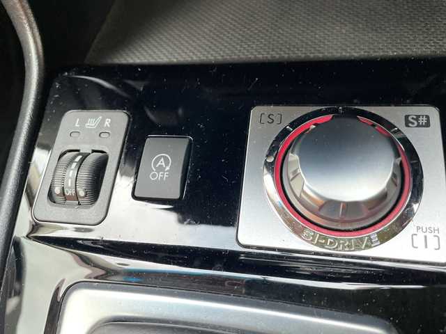 スバル エクシーガクロスオーバー７ 2．5i アイサイト 石川県 2015(平27)年 8.8万km ダークブルーパール ４ＷＤ　純正ナビ　フルセグＴＶ　バックカメラ　レーダークルーズ　シートヒーター　スマートキー　プッシュスタート　ＥＴＣ　レーダーブレーキ　純正アルミホイール　保証書