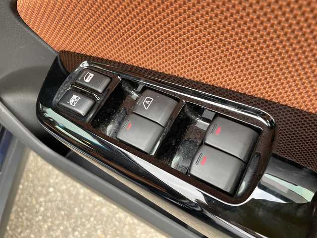 スバル エクシーガクロスオーバー７ 2．5i アイサイト 石川県 2015(平27)年 8.8万km ダークブルーパール ４ＷＤ　純正ナビ　フルセグＴＶ　バックカメラ　レーダークルーズ　シートヒーター　スマートキー　プッシュスタート　ＥＴＣ　レーダーブレーキ　純正アルミホイール　保証書