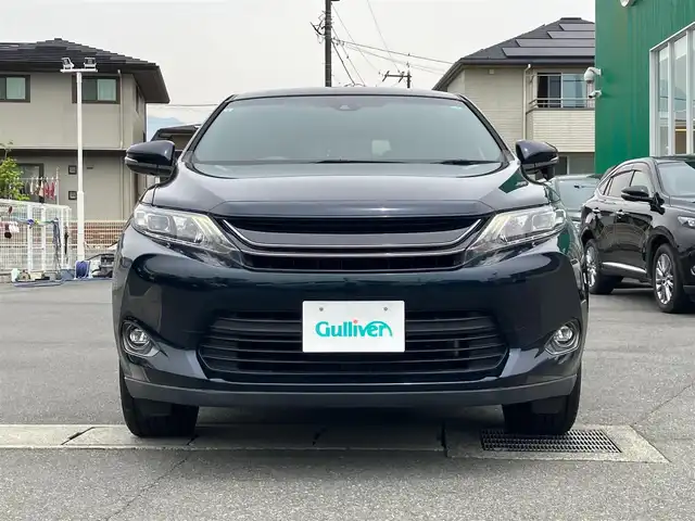 トヨタ ハリアー プレミアム 静岡県 2015(平27)年 7万km ブラッキッシュアゲハガラスフレーク エンジンスタートボタン/スマートキー/アイドリングストップ/パワーステアリング/パワーウィンドウ/オートエアコン/クルーズコントロール/保証書/取扱説明書/純正ETC/USB入力端子/バックカメラ/純正SDナビ（CD.DVD.BT.フルセグ）/電動リアゲート/純正フロアマット/純正アルミホイール/D席パワーシート/ABS/横滑り防止装置/レーンキープアシスト/オートライト/LEDライト/W+サイドエアバック