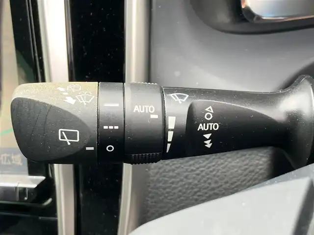 トヨタ ハリアー プレミアム 静岡県 2015(平27)年 7万km ブラッキッシュアゲハガラスフレーク エンジンスタートボタン/スマートキー/アイドリングストップ/パワーステアリング/パワーウィンドウ/オートエアコン/クルーズコントロール/保証書/取扱説明書/純正ETC/USB入力端子/バックカメラ/純正SDナビ（CD.DVD.BT.フルセグ）/電動リアゲート/純正フロアマット/純正アルミホイール/D席パワーシート/ABS/横滑り防止装置/レーンキープアシスト/オートライト/LEDライト/W+サイドエアバック