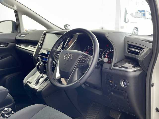 トヨタ アルファード S Aパッケージ 兵庫県 2018(平30)年 2.3万km ホワイトパールクリスタルシャイン ・Carrozzeria10インチナビ/‐Bluetoothオーディオ/‐CD/DVD再生/‐SDミュージックサーバー/‐USB接続/‐フルセグテレビ/・バックカメラ/・トヨタセーフティセンス/-プリクラッシュセーフティ/-ロードサインアシスト/-レーダークルーズコントロール/-レーンキープアシスト/-オートマチックハイビーム/・両側パワースライドドア/・ビルトインETC/・助手席スーパーロングスライドシート/・デジタルインナーミラー/・LEDヘッドライト/・オートライト/・オートマチックハイビーム/・LEDフォグランプ/・三列シート/・オットマン/・純正フロアマット/・純正アルミホイール/・nanoeエアコン/・横滑り防止機能/・盗難防止装置/・前後コーナーセンサー/・W＋サイドエアバック/・カーテンエアバック/・電動パーキング/・オートブレーキホールド/・クリアランスソナー/・エンジンスタートボタン/・スマートキー/・スペアキー/・WACエアコン/・MTモード付AT/・イルミネーテッドエントリーシステム