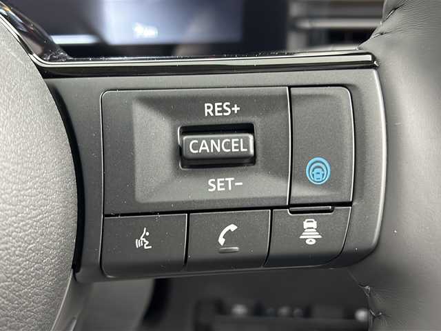 日産 セレナ e－パワー ハイウェイスター V 三重県 2025(令7)年 0.1万km未満 プリズムホワイト 登録済未使用車/純正メモリナビ/・BT/USB/フルセグTV/全方位カメラ/プロパイロット/ブラインドスポットモニター/デジタルインナーミラー/両側パワースライドドア/純正フリップダウンモニター/置くだけ充電/オートハイビーム/ビルトインETC/電動パーキング/オートブレーキホールド/ステアリングスイッチ