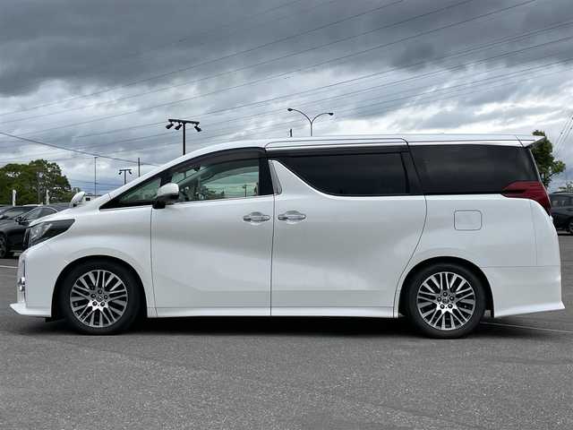 トヨタ アルファード SA Cパッケージ 道央・札幌 2016(平28)年 5.7万km ホワイトパールクリスタルシャイン ４WD/純正ディーラーOPナビ/CD/DVD/BT/フルセグ/純正フリップダウンモニター/プリクラッシュセーフティ/横滑り防止装置/レーダークルーズコントロール/クリアランスソナー/バックカメラ/ビルトインETC/ECOMODE/nanoe/自動防眩ミラー/両側パワースライドドア/パワーバックドア/前席/２列目パワーシート/D席メモリーシート/N席/２列目オットマン/ハーフレザーシート/革巻きウッドコンビステアリング/ステアリングリモコン/ハンドルヒーター/電動格納ミラー/ウィンカーミラー/純正フロアマット/ドアバイザー/スペアキー/社外エンジンスターター/社外車高調整サスペンションキッド