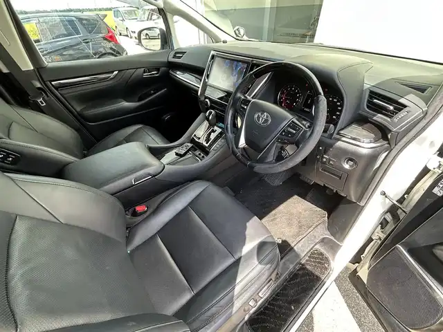トヨタ ヴェルファイア Z Gエディション 新潟県 2018(平30)年 8.4万km ホワイトパールクリスタルシャイン 純正ナビ【フルセグTV/FM・AM・BT】/衝突軽減/バックカメラ/クルーズコントロール追従有/フリップダウンモニター/両側パワースライドドア/DN席パワーシート/前後コーナーセンサー/電動リアゲート/DN席シートヒーター/DN席エアーシート/レーンキープアシスト/横滑り防止/オートマチックハイビーム/ETC/プッシュスタート/スマートキー/スペアキー
