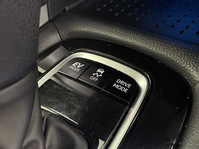 トヨタ カローラ クロス Z 鹿児島県 2023(令5)年 2.9万km プラチナホワイトパールマイカ ワンオーナー/純正ディスプレイオーディオ/モデリスタエアロ/パノラマルーフ/パノラミックビューモニター/レーダークルーズコントロール/プリクラッシュセーフティ/レーンキープアシスト/パワーバックドア/オートライト/オートマチックハイビーム/ハーフレザーシート/パワーシート/シートヒーター