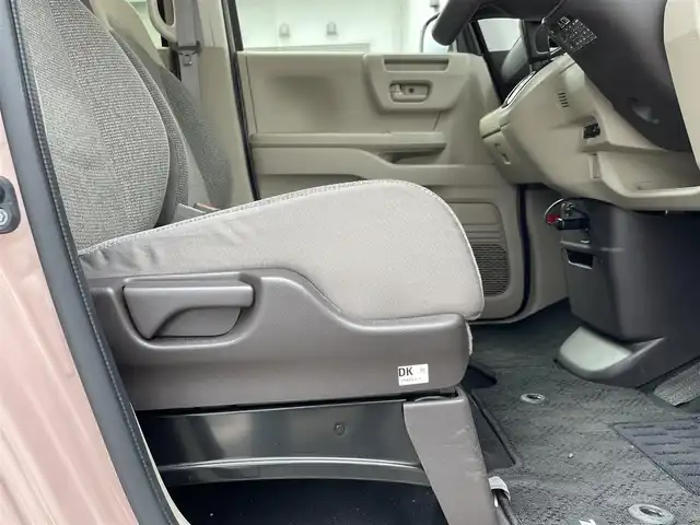 ホンダ Ｎ ＢＯＸ G ホンダセンシング 福岡県 2019(令1)年 5.3万km ピーチブロッサムパール ワンオーナー/純正ディーラーナビ/（Gathers:VXU-195NBi）/8インチナビ/フルセグTV/Bluetooth対応/FM/AM/クルーズコントロール/バックカメラ/両側スライドドア/ビルトインETC/ドライブレコーダー（前後）/ドアバイザー/プッシュスタート/純正フロアマット/アイドリングストップ/衝突軽減システム/保証書/取扱説明書/スペアキー/スマートキー