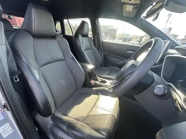 トヨタ カローラ クロス ハイブリッド Z 鹿児島県 2022(令4)年 9.6万km セメントグレーメタリック ワンオーナー/トヨタセーフティセンス/-プロアクティブドライビングアシスト/-プリクラッシュセーフティー/-レーダークルーズコントロール/-レーントレーシングアシスト/-パーキングサポートブレーキ/純正ナビ/(Bluetooth/フルセグTV/DVD)/バックカメラ/LEDヘッドライト/前後ドライブレコーダー/シートヒーター/純正18インチアルミホイール/スマートキー/ETC