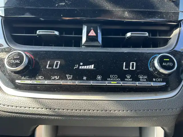 トヨタ カローラ クロス ハイブリッド Z 鹿児島県 2022(令4)年 9.6万km セメントグレーメタリック ワンオーナー/トヨタセーフティセンス/-プロアクティブドライビングアシスト/-プリクラッシュセーフティー/-レーダークルーズコントロール/-レーントレーシングアシスト/-パーキングサポートブレーキ/純正ナビ/(Bluetooth/フルセグTV/DVD)/バックカメラ/LEDヘッドライト/前後ドライブレコーダー/シートヒーター/純正18インチアルミホイール/スマートキー/ETC