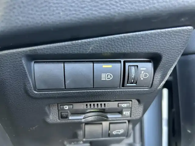 トヨタ カローラ クロス ハイブリッド Z 鹿児島県 2022(令4)年 9.6万km セメントグレーメタリック ワンオーナー/トヨタセーフティセンス/-プロアクティブドライビングアシスト/-プリクラッシュセーフティー/-レーダークルーズコントロール/-レーントレーシングアシスト/-パーキングサポートブレーキ/純正ナビ/(Bluetooth/フルセグTV/DVD)/バックカメラ/LEDヘッドライト/前後ドライブレコーダー/シートヒーター/純正18インチアルミホイール/スマートキー/ETC