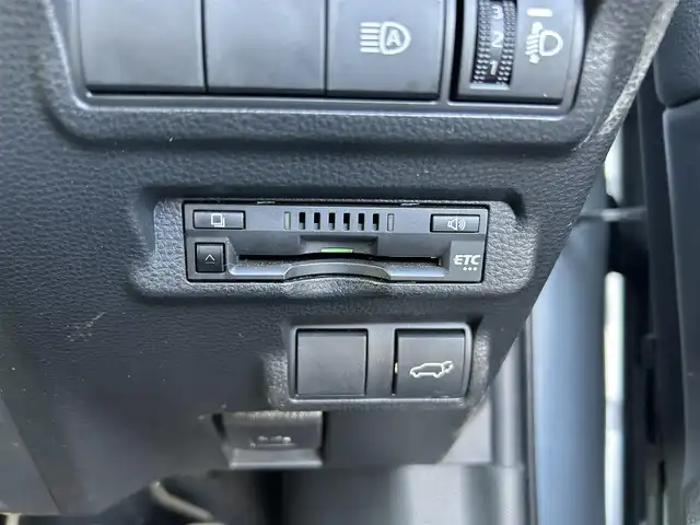 トヨタ カローラ クロス ハイブリッド Z 鹿児島県 2022(令4)年 9.6万km セメントグレーメタリック ワンオーナー/トヨタセーフティセンス/-プロアクティブドライビングアシスト/-プリクラッシュセーフティー/-レーダークルーズコントロール/-レーントレーシングアシスト/-パーキングサポートブレーキ/純正ナビ/(Bluetooth/フルセグTV/DVD)/バックカメラ/LEDヘッドライト/前後ドライブレコーダー/シートヒーター/純正18インチアルミホイール/スマートキー/ETC