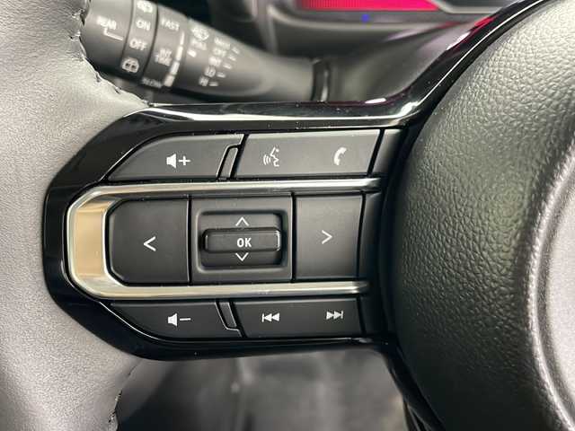 スズキ スペーシア カスタム HYBRID XS 道央・札幌 2024(令6)年 0.7万km ピュアホワイトP ・4WD/・純正ナビ&CD&DVD&SD&BT&TV/・両側パワースライドドア/・スズキセーフティサポート/・レーダークルーズコントロール/・コーナーセンサー/・ヘッドアップディスプレイ/・アイドリングストップ/・横滑り防止装置/・前席シートヒーター/・ステアリングヒーター/・LEDヘッドライト/・オートライト/・スマートキー