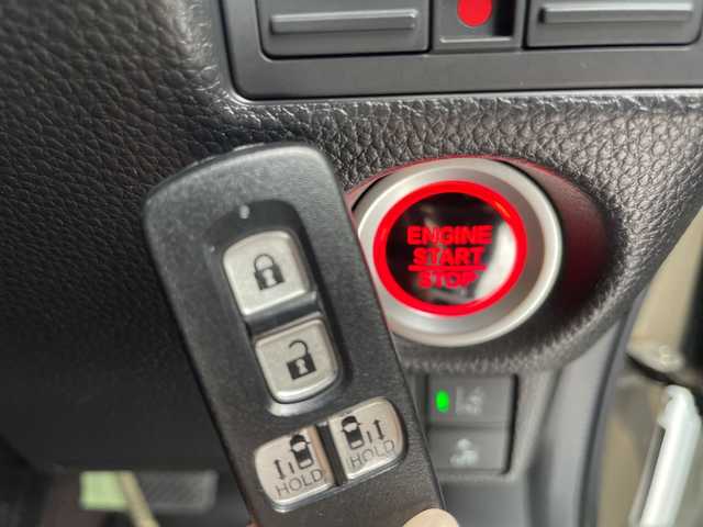 ホンダ Ｎ ＢＯＸ カスタム G L ターボ ホンダセンシング 愛知県 2019(令1)年 4.2万km プラチナホワイトパール 純正ナビ/ホンダセンシング/両側パワースライドドア/クルーズコントロール/バックカメラ/コーナーセンサー/純正アルミホイール/LEDヘッドライト/パドルシフト/オートマチックハイビーム/ドライブレコーダー/ETC/衝突軽減システム/CD DVD/Bluetooth/フルセグ/ステアリングスイッチ/スマートキー/プッシュスタート
