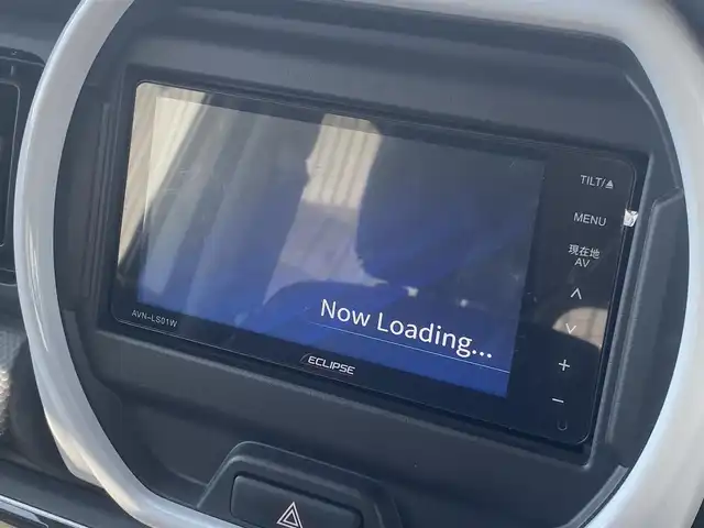 スズキ ハスラー HYBRID G 熊本県 2023(令5)年 1.2万km ピュアホワイトP 社外ナビ/・AM/FM/CD/DVD/BT/・フルセグTV/衝突軽減ブレーキ/レーンキープアシスト/オートライト/レーダークルーズコントロール/前席シートヒーター/純正アルミホイール/電動格納ミラー/ステアリングスイッチ/アイドリングストップ/プッシュスタート/スマートキー