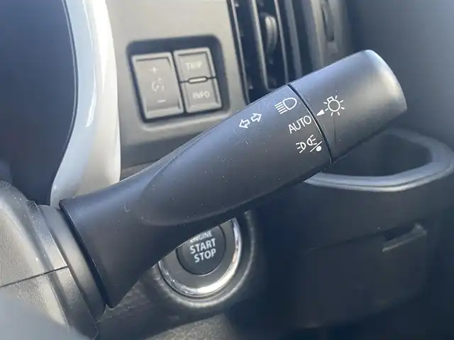 スズキ ハスラー HYBRID G 熊本県 2023(令5)年 1.2万km ピュアホワイトP 社外ナビ/・AM/FM/CD/DVD/BT/・フルセグTV/衝突軽減ブレーキ/レーンキープアシスト/オートライト/レーダークルーズコントロール/前席シートヒーター/純正アルミホイール/電動格納ミラー/ステアリングスイッチ/アイドリングストップ/プッシュスタート/スマートキー