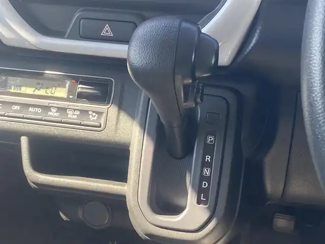 スズキ ハスラー HYBRID G 熊本県 2023(令5)年 1.2万km ピュアホワイトP 社外ナビ/・AM/FM/CD/DVD/BT/・フルセグTV/衝突軽減ブレーキ/レーンキープアシスト/オートライト/レーダークルーズコントロール/前席シートヒーター/純正アルミホイール/電動格納ミラー/ステアリングスイッチ/アイドリングストップ/プッシュスタート/スマートキー