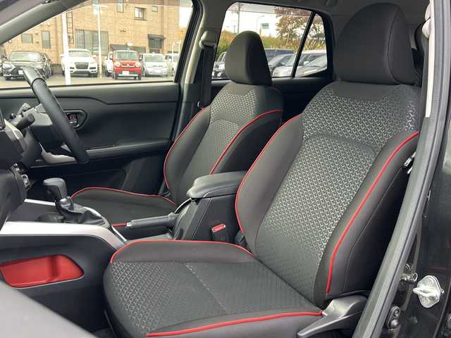 ダイハツ ロッキー X 青森県 2021(令3)年 2.9万km ブラックマイカメタリック ・寒冷地仕様/・4WD/・純正ナビ/・フルセグ/・バックカメラ/・CD/DVD/SD/Bluetooth/・衝突被害軽減ブレーキ/・レーンキープアシスト/・ワイパーデアイサ/・オートライト/・LEDヘットライト/・前席シートヒーター/・アイドリングストップ/・プッシュスタート/・スマートキー/・スペアキー１本/・電動格納ウィンカーミラー/・純正エンジンスターター/・純正ドライブレコーダー/・純正フロアマット/・純正ドアバイザー/・純正16AW/・スタッドレス積込/・保証書・取説あり