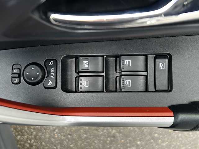 ダイハツ ロッキー X 青森県 2021(令3)年 2.9万km ブラックマイカメタリック ・寒冷地仕様/・4WD/・純正ナビ/・フルセグ/・バックカメラ/・CD/DVD/SD/Bluetooth/・衝突被害軽減ブレーキ/・レーンキープアシスト/・ワイパーデアイサ/・オートライト/・LEDヘットライト/・前席シートヒーター/・アイドリングストップ/・プッシュスタート/・スマートキー/・スペアキー１本/・電動格納ウィンカーミラー/・純正エンジンスターター/・純正ドライブレコーダー/・純正フロアマット/・純正ドアバイザー/・純正16AW/・スタッドレス積込/・保証書・取説あり