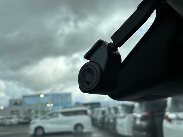 ダイハツ ロッキー X 青森県 2021(令3)年 2.9万km ブラックマイカメタリック ・寒冷地仕様/・4WD/・純正ナビ/・フルセグ/・バックカメラ/・CD/DVD/SD/Bluetooth/・衝突被害軽減ブレーキ/・レーンキープアシスト/・ワイパーデアイサ/・オートライト/・LEDヘットライト/・前席シートヒーター/・アイドリングストップ/・プッシュスタート/・スマートキー/・スペアキー１本/・電動格納ウィンカーミラー/・純正エンジンスターター/・純正ドライブレコーダー/・純正フロアマット/・純正ドアバイザー/・純正16AW/・スタッドレス積込/・保証書・取説あり