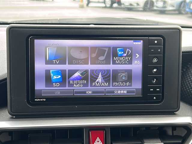 ダイハツ ロッキー X 青森県 2021(令3)年 2.9万km ブラックマイカメタリック ・寒冷地仕様/・4WD/・純正ナビ/・フルセグ/・バックカメラ/・CD/DVD/SD/Bluetooth/・衝突被害軽減ブレーキ/・レーンキープアシスト/・ワイパーデアイサ/・オートライト/・LEDヘットライト/・前席シートヒーター/・アイドリングストップ/・プッシュスタート/・スマートキー/・スペアキー１本/・電動格納ウィンカーミラー/・純正エンジンスターター/・純正ドライブレコーダー/・純正フロアマット/・純正ドアバイザー/・純正16AW/・スタッドレス積込/・保証書・取説あり