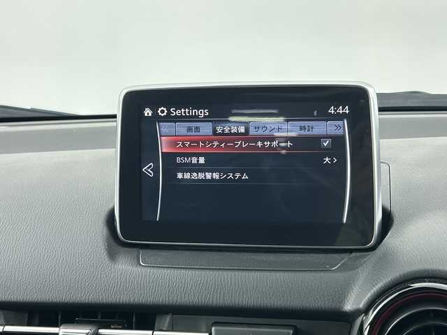 マツダ ＣＸ－３ XD 愛知県 2015(平27)年 2.8万km クリスタルホワイトパールマイカ メーカーオプション/セーフティパッケージ/(BSM/車線逸脱警報/ハイビームコントロールシステム)/LEDコンフォートパッケージ/（クルーズコントロール/LEDヘッドライト）/装備/純正7インチＳＤナビ/（ＤＶＤ/ＣＤ/フルセグ/Bluetooth/ＡＭ/ＦＭ）/スマートシティブレーキサポート/バックカメラ/スマートキー/ＬＥＤライト/純正１６インチＡＷ/純正フロアマット/横滑り防止