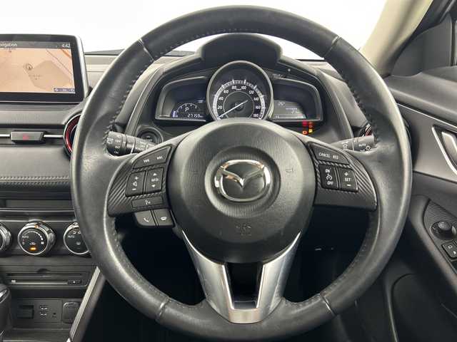 マツダ ＣＸ－３ XD 愛知県 2015(平27)年 2.8万km クリスタルホワイトパールマイカ メーカーオプション/セーフティパッケージ/(BSM/車線逸脱警報/ハイビームコントロールシステム)/LEDコンフォートパッケージ/（クルーズコントロール/LEDヘッドライト）/装備/純正7インチＳＤナビ/（ＤＶＤ/ＣＤ/フルセグ/Bluetooth/ＡＭ/ＦＭ）/スマートシティブレーキサポート/バックカメラ/スマートキー/ＬＥＤライト/純正１６インチＡＷ/純正フロアマット/横滑り防止