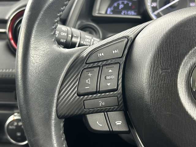 マツダ ＣＸ－３ XD 愛知県 2015(平27)年 2.8万km クリスタルホワイトパールマイカ メーカーオプション/セーフティパッケージ/(BSM/車線逸脱警報/ハイビームコントロールシステム)/LEDコンフォートパッケージ/（クルーズコントロール/LEDヘッドライト）/装備/純正7インチＳＤナビ/（ＤＶＤ/ＣＤ/フルセグ/Bluetooth/ＡＭ/ＦＭ）/スマートシティブレーキサポート/バックカメラ/スマートキー/ＬＥＤライト/純正１６インチＡＷ/純正フロアマット/横滑り防止