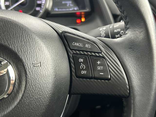 マツダ ＣＸ－３ XD 愛知県 2015(平27)年 2.8万km クリスタルホワイトパールマイカ メーカーオプション/セーフティパッケージ/(BSM/車線逸脱警報/ハイビームコントロールシステム)/LEDコンフォートパッケージ/（クルーズコントロール/LEDヘッドライト）/装備/純正7インチＳＤナビ/（ＤＶＤ/ＣＤ/フルセグ/Bluetooth/ＡＭ/ＦＭ）/スマートシティブレーキサポート/バックカメラ/スマートキー/ＬＥＤライト/純正１６インチＡＷ/純正フロアマット/横滑り防止