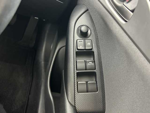 マツダ ＣＸ－３ XD 愛知県 2015(平27)年 2.8万km クリスタルホワイトパールマイカ メーカーオプション/セーフティパッケージ/(BSM/車線逸脱警報/ハイビームコントロールシステム)/LEDコンフォートパッケージ/（クルーズコントロール/LEDヘッドライト）/装備/純正7インチＳＤナビ/（ＤＶＤ/ＣＤ/フルセグ/Bluetooth/ＡＭ/ＦＭ）/スマートシティブレーキサポート/バックカメラ/スマートキー/ＬＥＤライト/純正１６インチＡＷ/純正フロアマット/横滑り防止