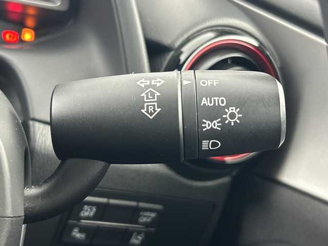 マツダ ＣＸ－３ XD 愛知県 2015(平27)年 2.8万km クリスタルホワイトパールマイカ メーカーオプション/セーフティパッケージ/(BSM/車線逸脱警報/ハイビームコントロールシステム)/LEDコンフォートパッケージ/（クルーズコントロール/LEDヘッドライト）/装備/純正7インチＳＤナビ/（ＤＶＤ/ＣＤ/フルセグ/Bluetooth/ＡＭ/ＦＭ）/スマートシティブレーキサポート/バックカメラ/スマートキー/ＬＥＤライト/純正１６インチＡＷ/純正フロアマット/横滑り防止