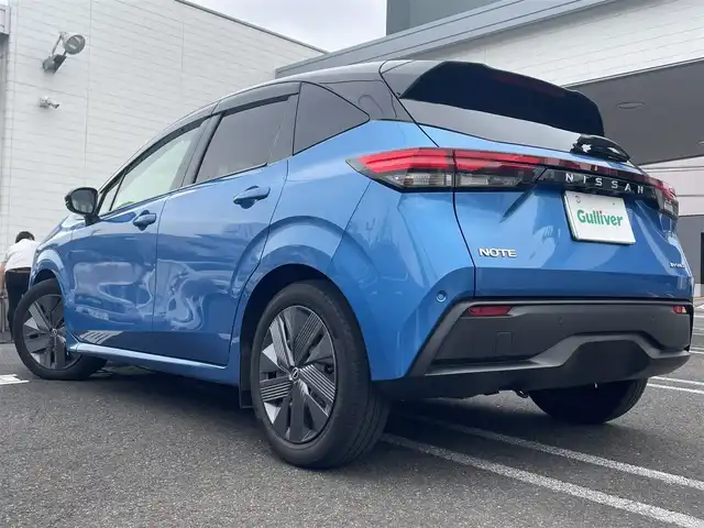 日産 ノート X 長崎県 2021(令3)年 1.8万km ビビットブルー / スーパーブラック 2トーン ワンオーナー/純正ナビ/・AM/FM/BT/CD/フルセグTV/バックカメラ/ステアリングスイッチ/AUTO HOLD/LDA/エマージェンシーブレーキ/標識検知/駐車支援/車速連動ワイパー/ウェルカムヘッドライト/前方ドライブレコーダー/ビルトインETC/電動格納ウィンカーミラー/フロアマット/ドアバイザー/保証書/取扱説明書/ナビ取扱説明書/スペアキー