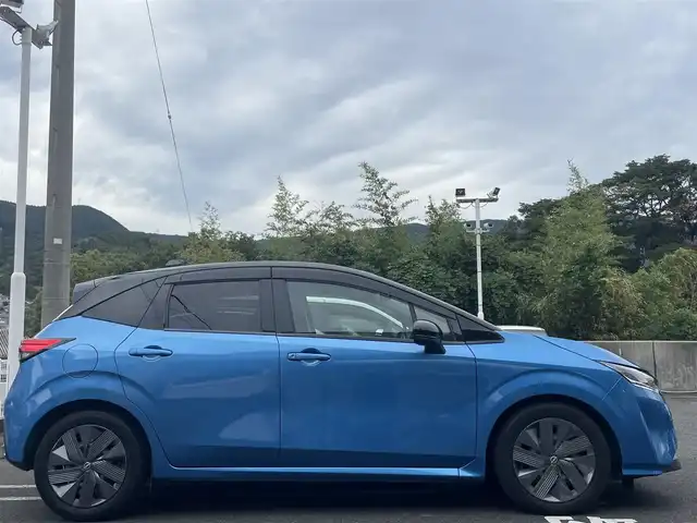 日産 ノート X 長崎県 2021(令3)年 1.8万km ビビットブルー / スーパーブラック 2トーン ワンオーナー/純正ナビ/・AM/FM/BT/CD/フルセグTV/バックカメラ/ステアリングスイッチ/AUTO HOLD/LDA/エマージェンシーブレーキ/標識検知/駐車支援/車速連動ワイパー/ウェルカムヘッドライト/前方ドライブレコーダー/ビルトインETC/電動格納ウィンカーミラー/フロアマット/ドアバイザー/保証書/取扱説明書/ナビ取扱説明書/スペアキー