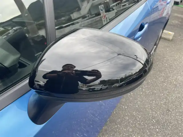 日産 ノート X 長崎県 2021(令3)年 1.8万km ビビットブルー / スーパーブラック 2トーン ワンオーナー/純正ナビ/・AM/FM/BT/CD/フルセグTV/バックカメラ/ステアリングスイッチ/AUTO HOLD/LDA/エマージェンシーブレーキ/標識検知/駐車支援/車速連動ワイパー/ウェルカムヘッドライト/前方ドライブレコーダー/ビルトインETC/電動格納ウィンカーミラー/フロアマット/ドアバイザー/保証書/取扱説明書/ナビ取扱説明書/スペアキー