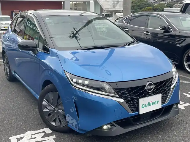 日産 ノート X 長崎県 2021(令3)年 1.8万km ビビットブルー / スーパーブラック 2トーン ワンオーナー/純正ナビ/・AM/FM/BT/CD/フルセグTV/バックカメラ/ステアリングスイッチ/AUTO HOLD/LDA/エマージェンシーブレーキ/標識検知/駐車支援/車速連動ワイパー/ウェルカムヘッドライト/前方ドライブレコーダー/ビルトインETC/電動格納ウィンカーミラー/フロアマット/ドアバイザー/保証書/取扱説明書/ナビ取扱説明書/スペアキー
