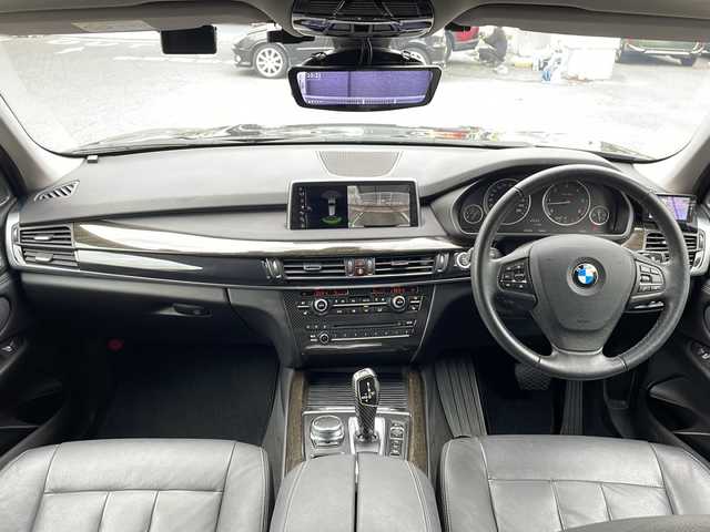 ＢＭＷ Ｘ５ xDrive 35d 愛知県 2017(平29)年 8.2万km サファイアブラックP /禁煙車//純正ナビ//バックカメラ//フルセグTV・USB・AUX・CD・DVD・音楽ライブラリ//前後ドライブレコーダー//純正19インチアルミホイール//ルーフレール//デジタルルームミラー//レザーシート//シートヒーター(前席・後席左右)//前席パワーシート//電動ランバーサポート//フロアマット//パワーバックドア//ヒルディセントコントロール//インテリジェントセーフティ//衝突警告//歩行者警告//車線逸脱警告//車線変更警告//アダプティブクルーズコントロール(ACC)//前後コーナーセンサー//横滑り防止//アイドリングストップ//LEDヘッドライト//オートライト//フロント・リヤフォグランプ//ドライブモード(SPORT・COMFORT・ECO PRO)//電子パーキングブレーキ//オートブレーキホールド//スペアキー//保証書//取扱説明書