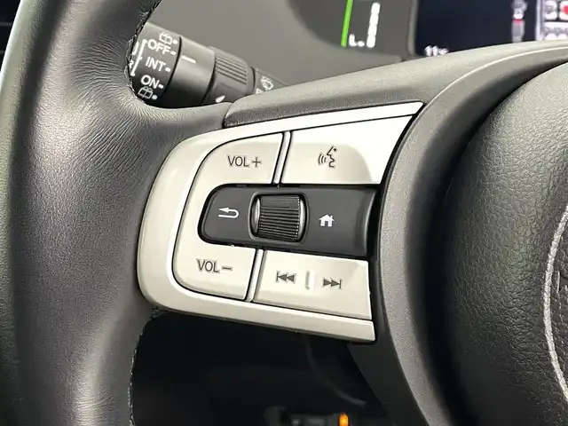 ホンダ フィット e:HEVホーム 福島県 2023(令5)年 2.4万km ゴールド ホンダセンシング/・衝突被害軽減システム/・誤発進抑制機能/・車線逸脱防止機能/・歩行者事故低減システム/・車線維持アシスト/・先行車発進お知らせ機能/・標識認識機能/・コーナーセンサー/純正9インチインターナビ/・フルセグ/TV/BT/SD/CD/DVD/USB/AM/FM/バックカメラ/ACC/LEDオートライト/・フォグランプ/・オートハイビーム/・オートマチックハイビーム/ハーフレザーシート/・チップアップシート/純正アルミホイール付きサマータイヤ/革ステアリング/・ステアリングリモコン/電子パーキング/・ブレーキホールド/電動格納ミラー/・ウィンカーミラー/・オートミラー/アイドリングストップ/ETC/前後ドラレコ/純正ドアバイザー/純正フロアマット/プッシュスタート/・スマートキー/・スペアキー