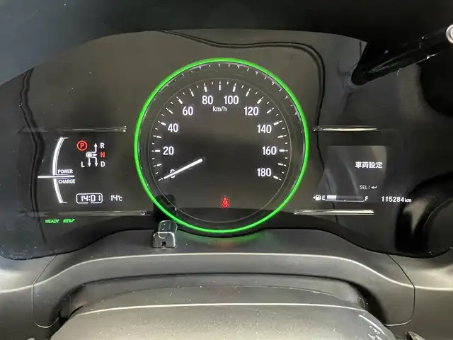 ホンダ ヴェゼル ハイブリッド 岩手県 2017(平29)年 11.6万km ホワイトオーキッドパール ワンオーナー/４WD/パドルシフト/レーンアシスト/衝突被害軽減ブレーキ/横滑り防止装置/バックカメラ/リアクティブフォースペダル/クルーズコントロール/フロントワイパーデアイサー/チップアップリアシート/オールオートパワーウィンドウ/シートヒーター/ETC/ドライブレコーダー/ハーフレザーシート/純正フロアマット/純正１７インチアルミホイール/純正LEDヘッドライト