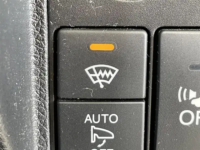 ホンダ ヴェゼル ハイブリッド 岩手県 2017(平29)年 11.6万km ホワイトオーキッドパール ワンオーナー/４WD/パドルシフト/レーンアシスト/衝突被害軽減ブレーキ/横滑り防止装置/バックカメラ/リアクティブフォースペダル/クルーズコントロール/フロントワイパーデアイサー/チップアップリアシート/オールオートパワーウィンドウ/シートヒーター/ETC/ドライブレコーダー/ハーフレザーシート/純正フロアマット/純正１７インチアルミホイール/純正LEDヘッドライト