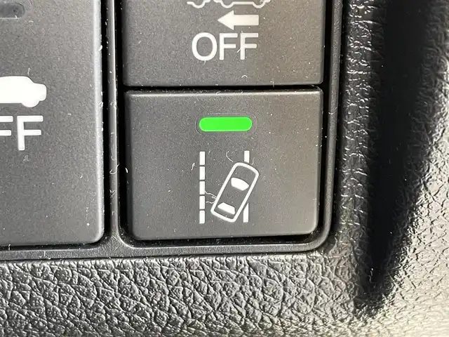 ホンダ ヴェゼル ハイブリッド 岩手県 2017(平29)年 11.6万km ホワイトオーキッドパール ワンオーナー/４WD/パドルシフト/レーンアシスト/衝突被害軽減ブレーキ/横滑り防止装置/バックカメラ/リアクティブフォースペダル/クルーズコントロール/フロントワイパーデアイサー/チップアップリアシート/オールオートパワーウィンドウ/シートヒーター/ETC/ドライブレコーダー/ハーフレザーシート/純正フロアマット/純正１７インチアルミホイール/純正LEDヘッドライト