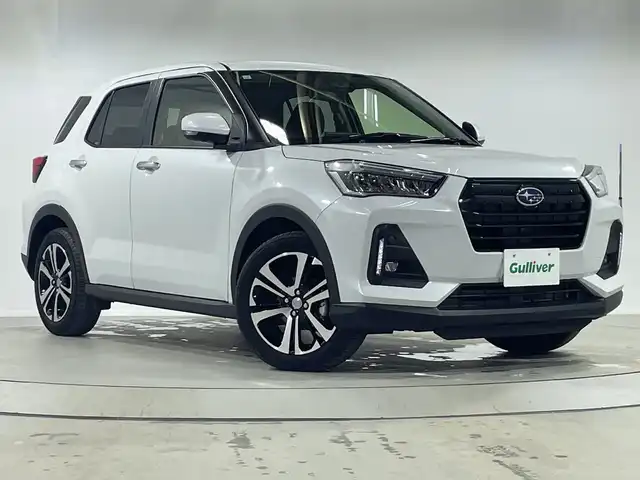 スバル レックス Z 神奈川県 2023(令5)年 1.3万km シャイニングホワイトパール 純正ディスプレイオーディオ/【AM FM フルセグ Bluetooth HDMI/ AppleCarPlay AndoroidAuto USB ipod】/パノラマモニター/スマートアシスト/全車速追従機能付きアダプティブクルーズコントロール/ブラインドスポットモニター/前席シートヒーター/ビルトインETC/純正フロアマット/ステアリングスイッチ/スマートキー/本革巻ステアリングホイール/本革巻きシフトノブ/ソフトレザー調パッド付ドアアームレスト【運転席/助手席】/ソフトレザー調パッド付センターコンソールボックス/助手席シートアンダートレイ/メッキドアハンドル/オートライト/アダプティブドライビングビーム/LEDヘッドライト/LEDフォグライト/サイドビューランプ/純正１７インチアルミホイール付き夏タイヤ/電動パーキングブレーキ/オートブレーキホールド/前後コーナーセンサー/レーンキープコントロール/リヤクロストラフィックアラート/コーナーリングトレースアシスト/衝突回避支援ブレーキ/フロントワイパーデアイサー