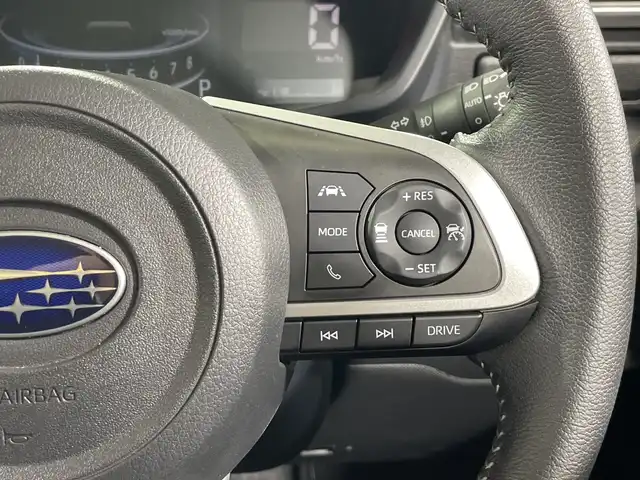 スバル レックス Z 神奈川県 2023(令5)年 1.3万km シャイニングホワイトパール 純正ディスプレイオーディオ/【AM FM フルセグ Bluetooth HDMI/ AppleCarPlay AndoroidAuto USB ipod】/パノラマモニター/スマートアシスト/全車速追従機能付きアダプティブクルーズコントロール/ブラインドスポットモニター/前席シートヒーター/ビルトインETC/純正フロアマット/ステアリングスイッチ/スマートキー/本革巻ステアリングホイール/本革巻きシフトノブ/ソフトレザー調パッド付ドアアームレスト【運転席/助手席】/ソフトレザー調パッド付センターコンソールボックス/助手席シートアンダートレイ/メッキドアハンドル/オートライト/アダプティブドライビングビーム/LEDヘッドライト/LEDフォグライト/サイドビューランプ/純正１７インチアルミホイール付き夏タイヤ/電動パーキングブレーキ/オートブレーキホールド/前後コーナーセンサー/レーンキープコントロール/リヤクロストラフィックアラート/コーナーリングトレースアシスト/衝突回避支援ブレーキ/フロントワイパーデアイサー