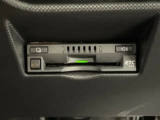 スバル レックス Z 神奈川県 2023(令5)年 1.3万km シャイニングホワイトパール 純正ディスプレイオーディオ/【AM FM フルセグ Bluetooth HDMI/ AppleCarPlay AndoroidAuto USB ipod】/パノラマモニター/スマートアシスト/全車速追従機能付きアダプティブクルーズコントロール/ブラインドスポットモニター/前席シートヒーター/ビルトインETC/純正フロアマット/ステアリングスイッチ/スマートキー/本革巻ステアリングホイール/本革巻きシフトノブ/ソフトレザー調パッド付ドアアームレスト【運転席/助手席】/ソフトレザー調パッド付センターコンソールボックス/助手席シートアンダートレイ/メッキドアハンドル/オートライト/アダプティブドライビングビーム/LEDヘッドライト/LEDフォグライト/サイドビューランプ/純正１７インチアルミホイール付き夏タイヤ/電動パーキングブレーキ/オートブレーキホールド/前後コーナーセンサー/レーンキープコントロール/リヤクロストラフィックアラート/コーナーリングトレースアシスト/衝突回避支援ブレーキ/フロントワイパーデアイサー